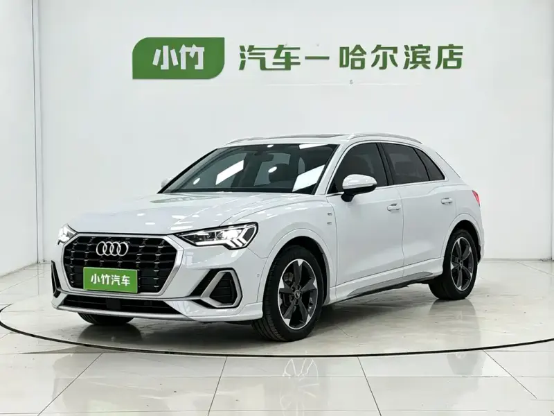 Audi Q3, 2022