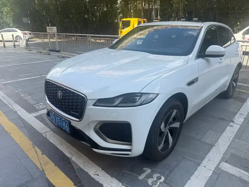 Jaguar F-PACE, 2024