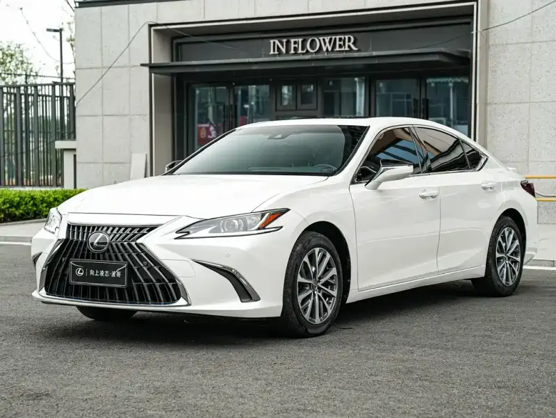 Lexus ES, 2024