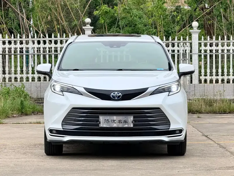 Toyota Sienna, 2023