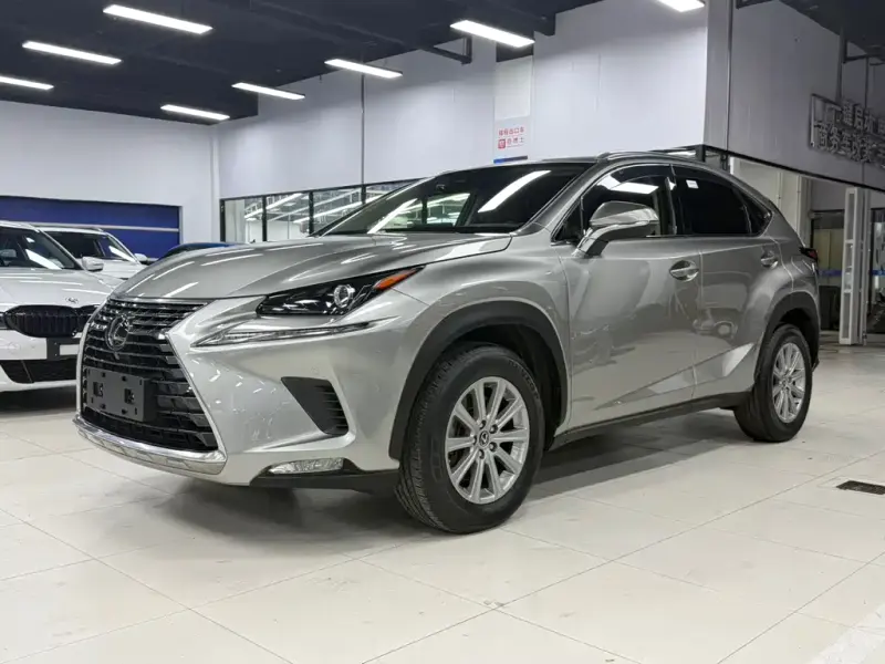 Lexus NX, 2021