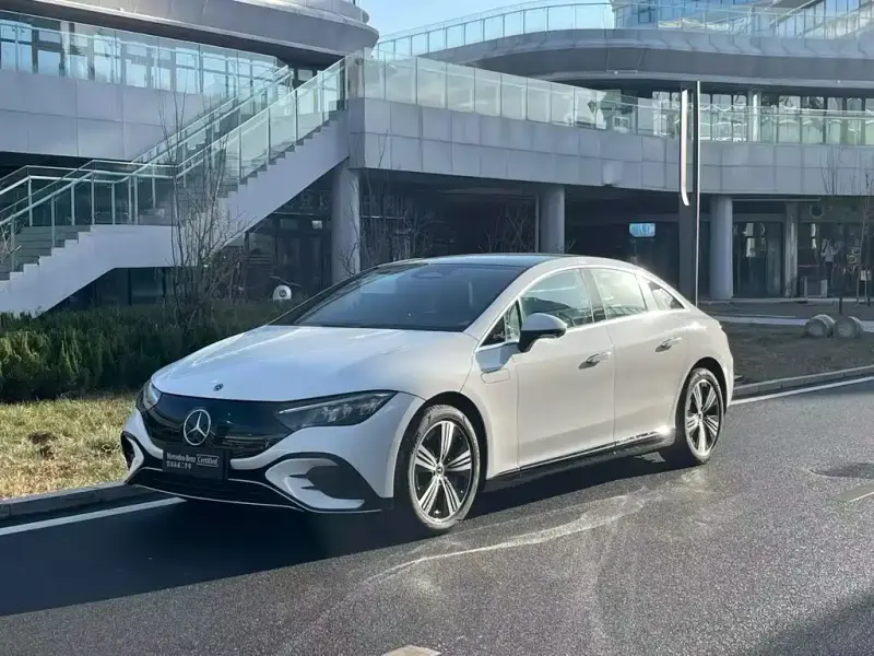 Mercedes-Benz EQE, 2025