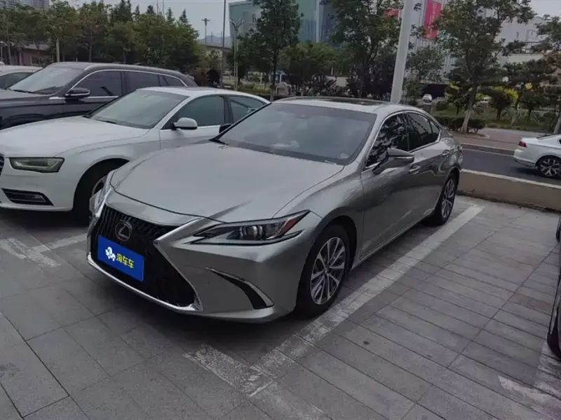Lexus ES, 2023