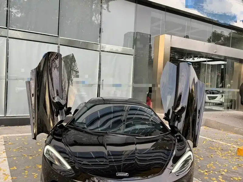 McLaren GT, 2023