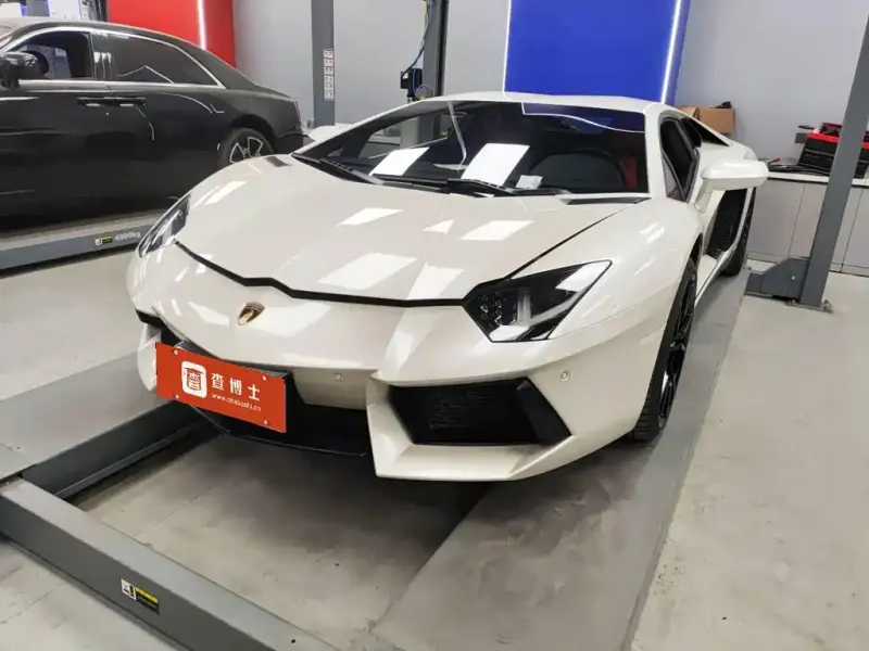 Lamborghini Aventador, 2013