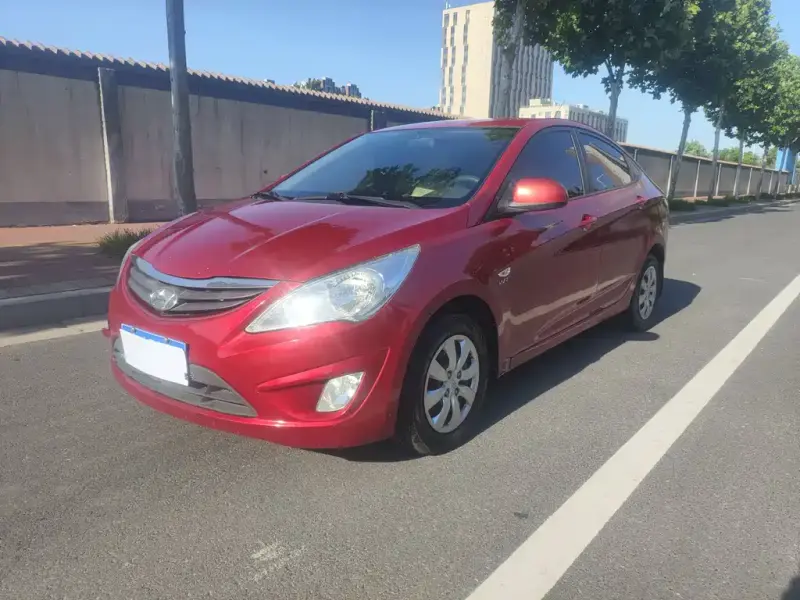 Hyundai Verna, 2011