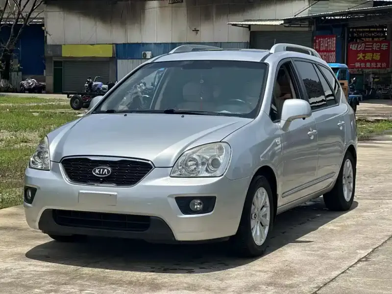 Kia Carens, 2011