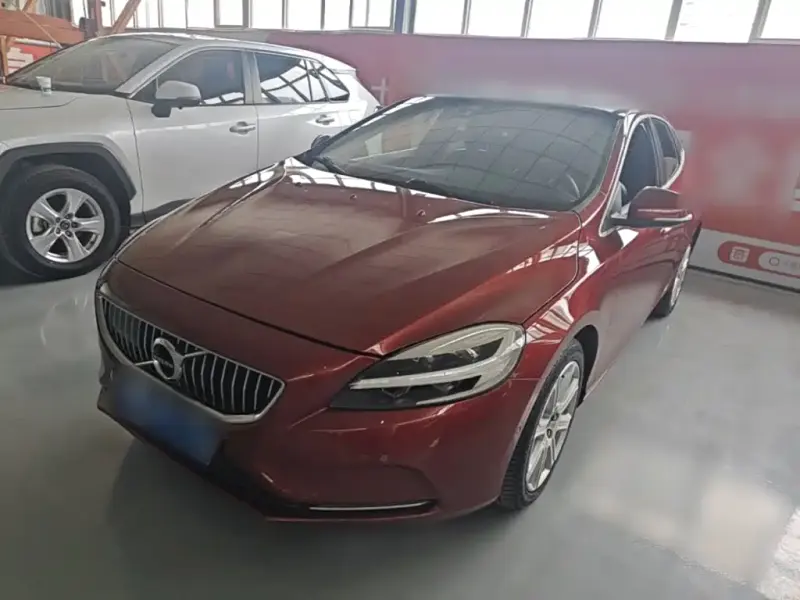 Volvo V40, 2016