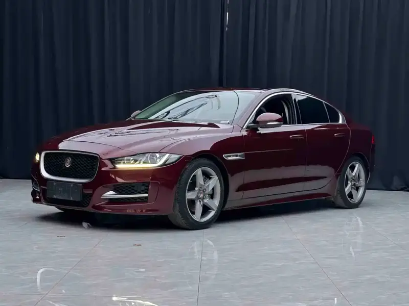 Jaguar XE, 2016