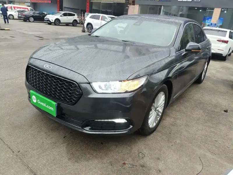 Ford Taurus, 2016