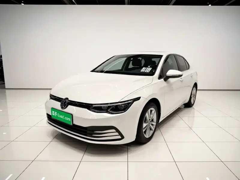 Volkswagen Golf, 2023