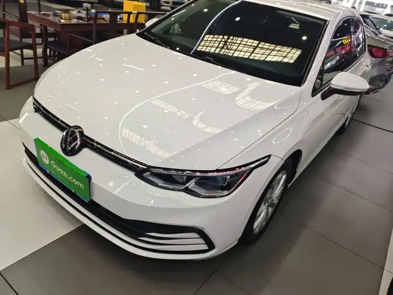 Volkswagen Golf, 2023