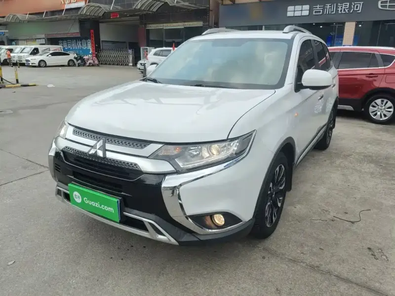 Mitsubishi Outlander, 2021