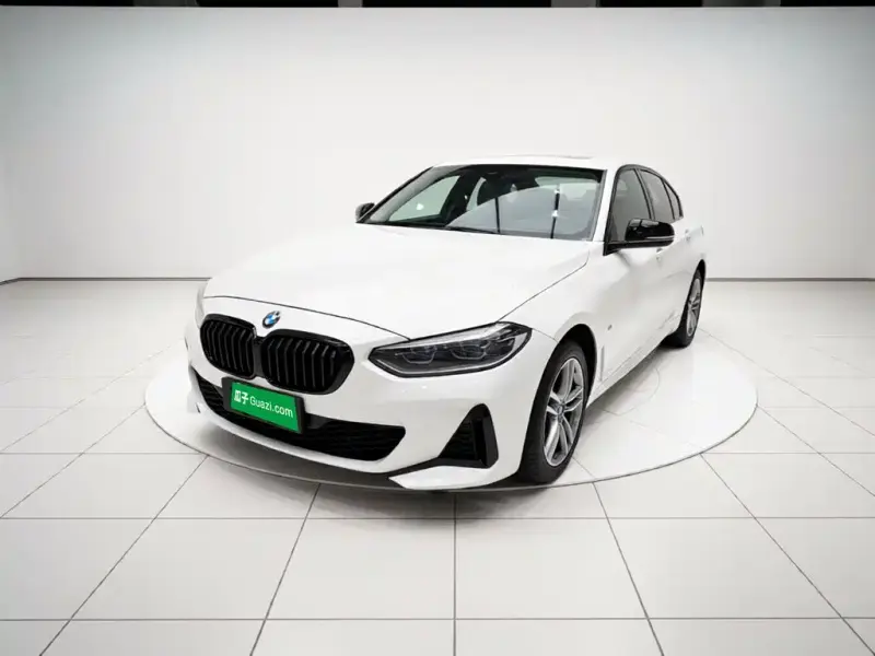 BMW 1 Series, 2022