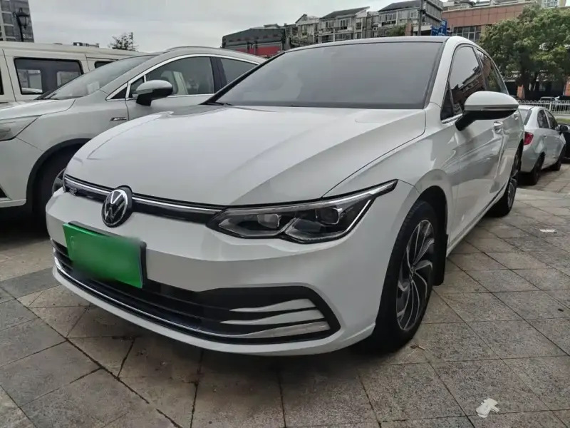 Volkswagen Golf, 2022