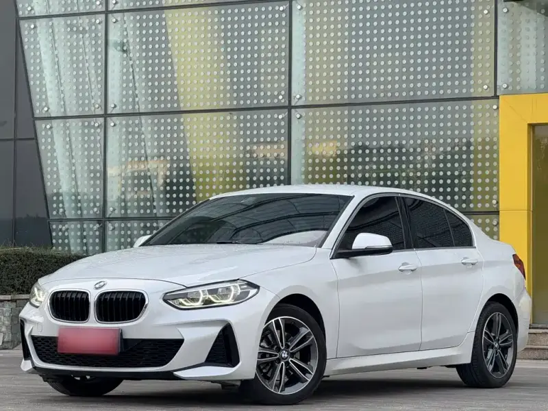BMW 1 Series, 2022