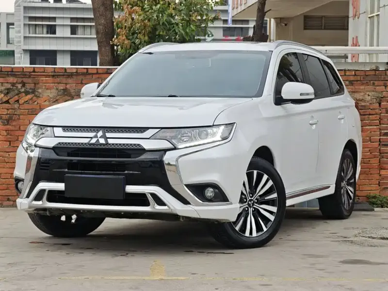 Mitsubishi Outlander, 2021