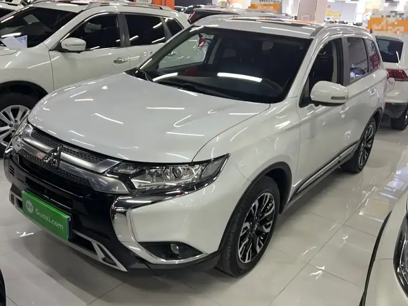 Mitsubishi Outlander, 2021