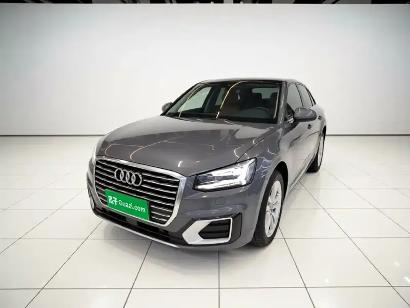 Audi Q2L, 2021