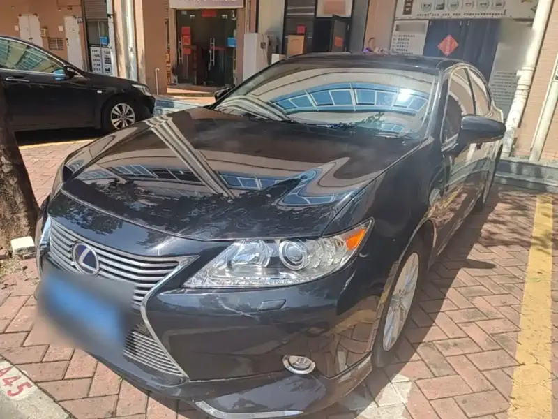 Lexus ES, 2014