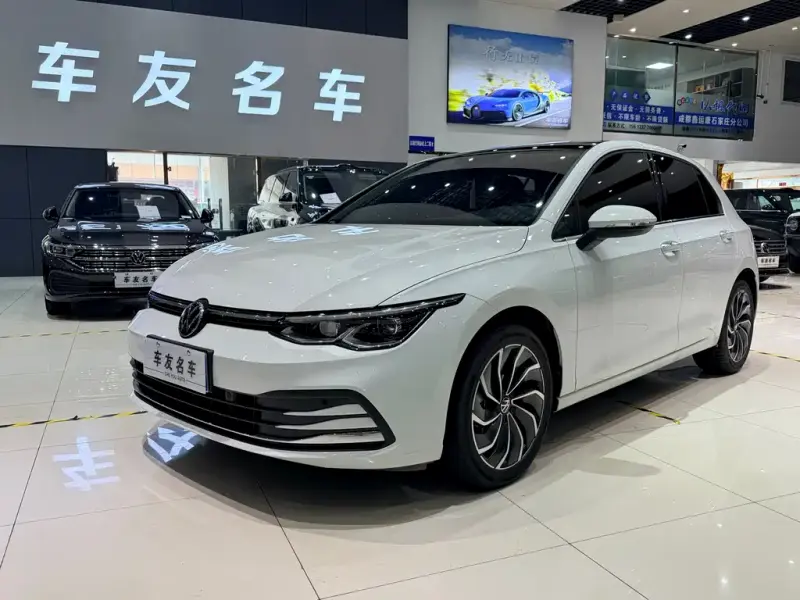 Volkswagen Golf, 2024