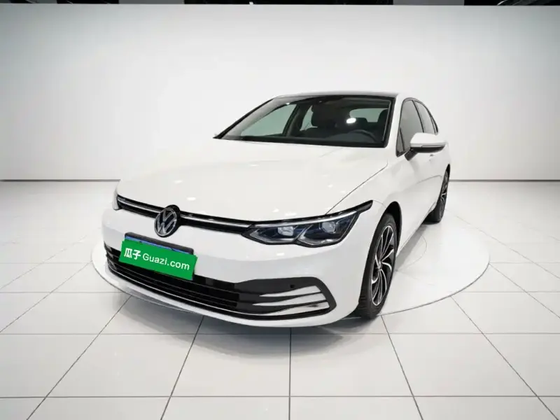 Volkswagen Golf, 2023