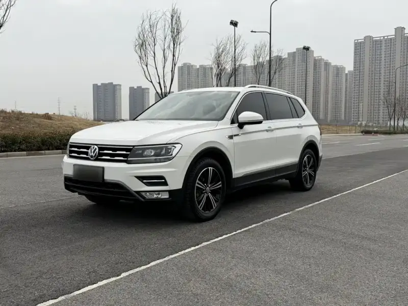 Volkswagen Tiguan L, 2020