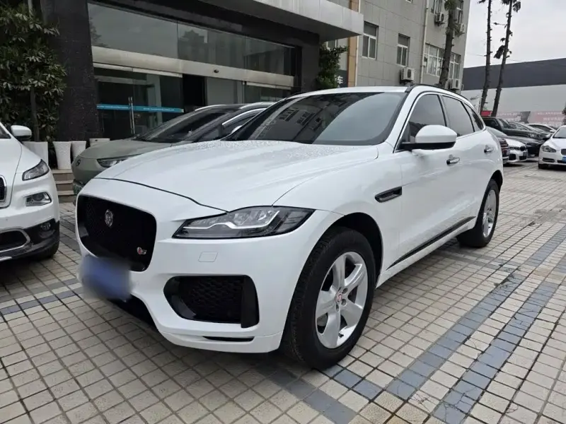 Jaguar F-PACE, 2016