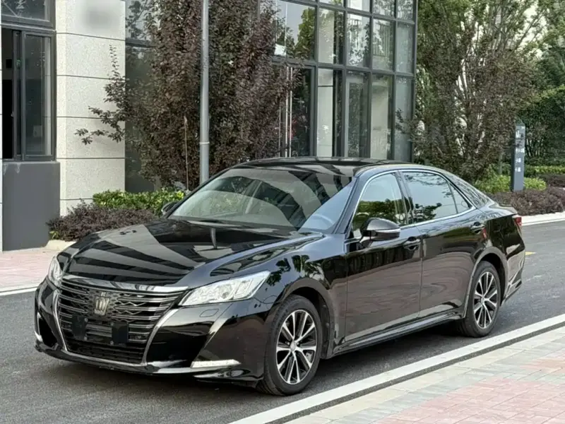 Toyota Crown, 2018
