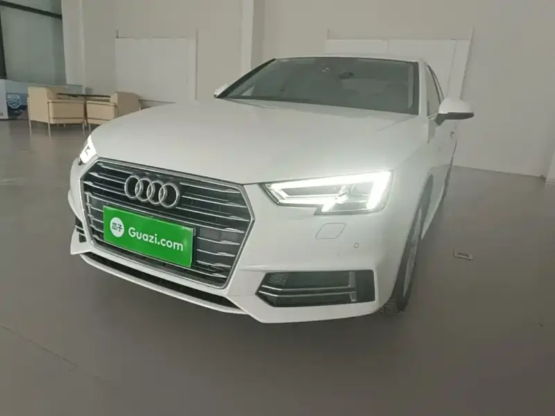 Audi A4L, 2020