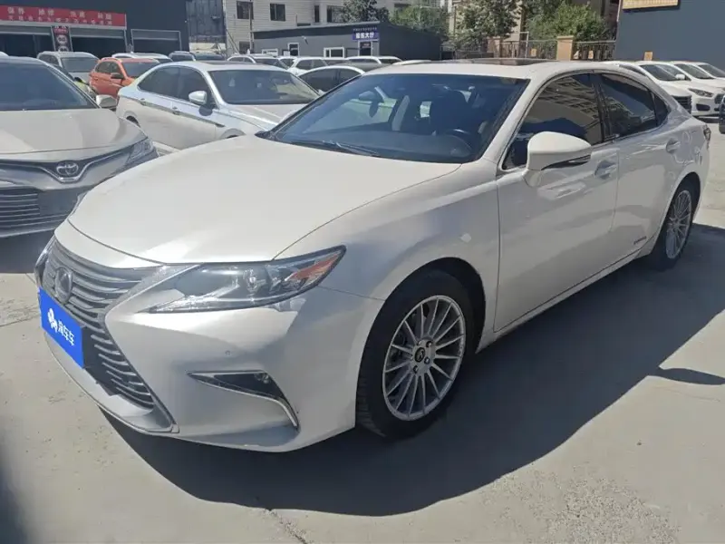 Lexus ES, 2016