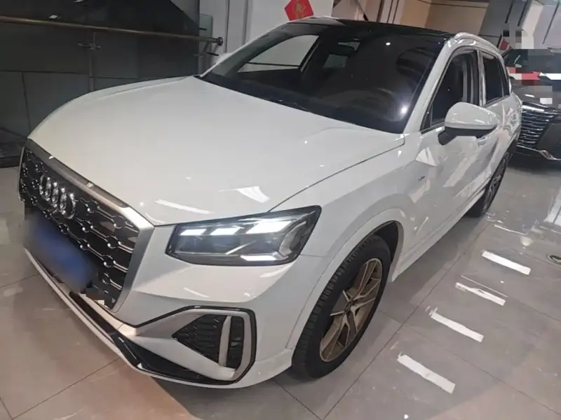 Audi Q2L, 2022
