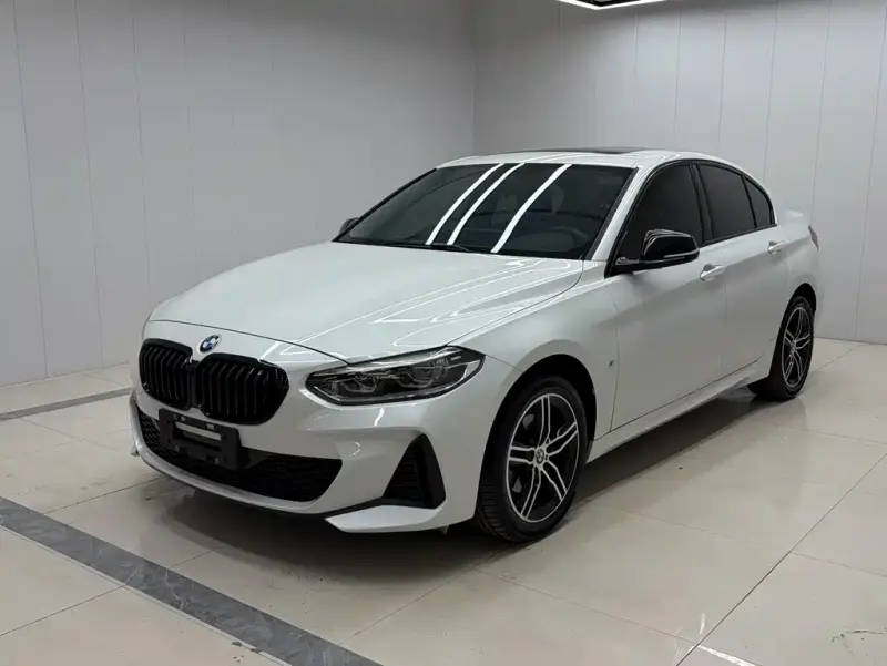 BMW 1 Series, 2022