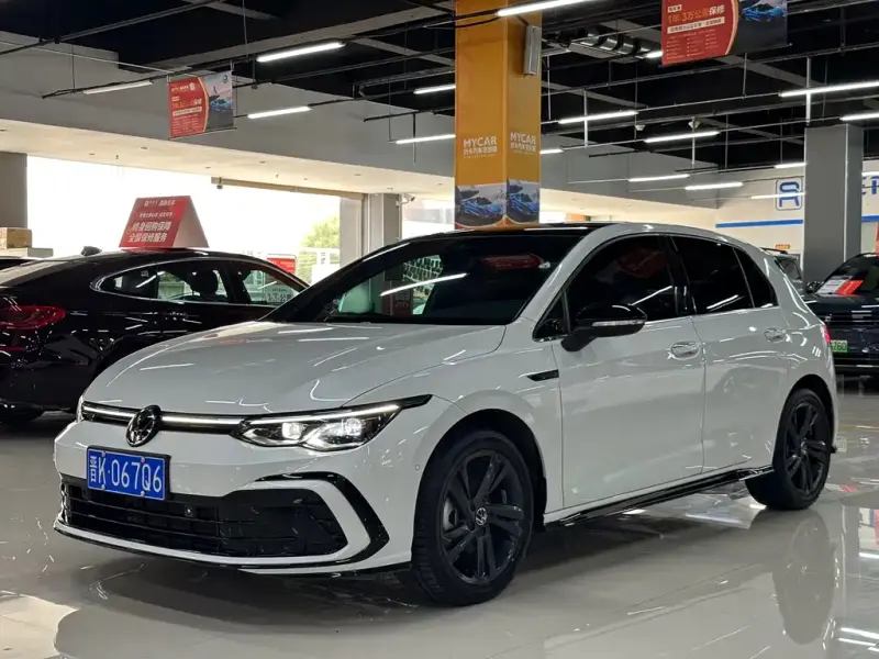 Volkswagen Golf, 2022