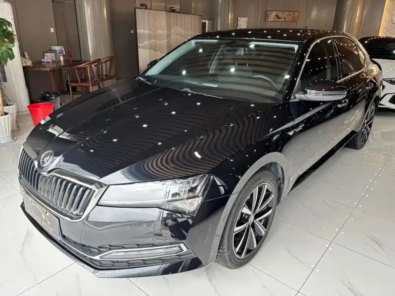 Skoda Superb, 2025