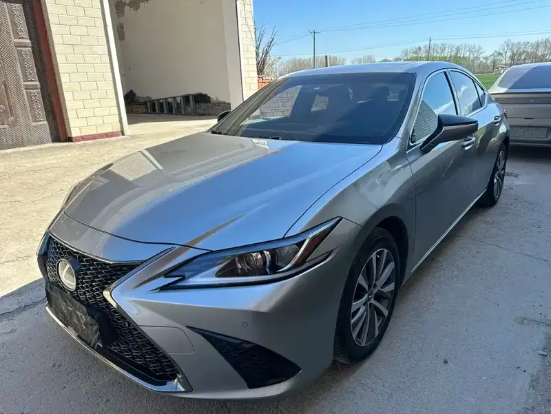 Lexus ES, 2020