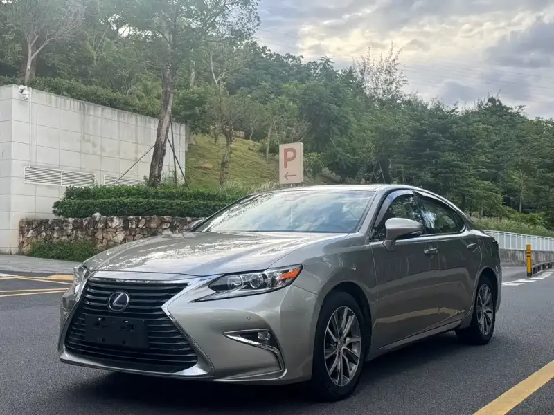 Lexus ES, 2017