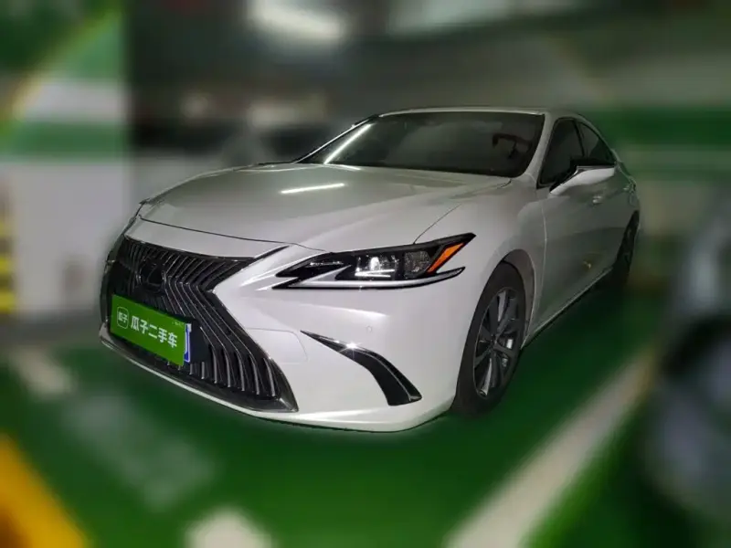 Lexus ES, 2019