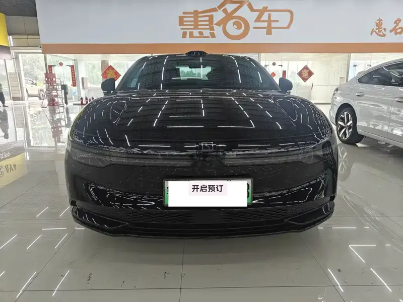 Zeekr 007, 2025