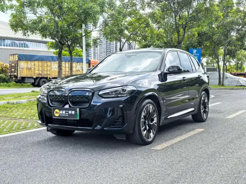 BMW iX3, 2023