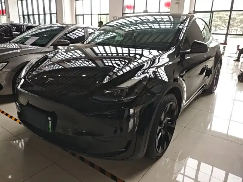 Tesla Model Y, 2023