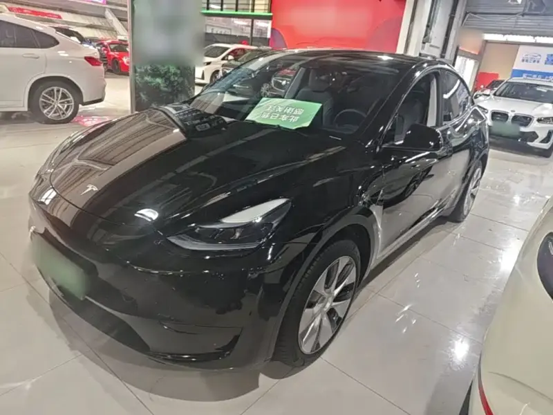 Tesla Model Y, 2023