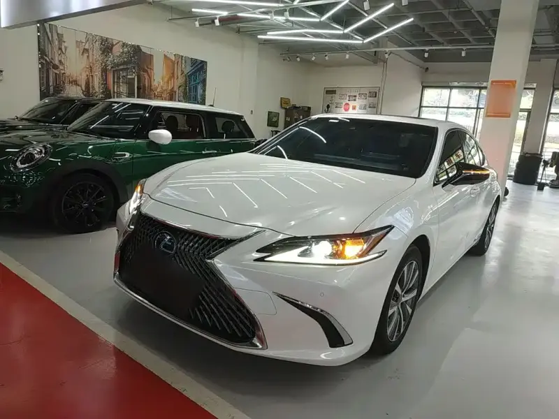 Lexus ES, 2019
