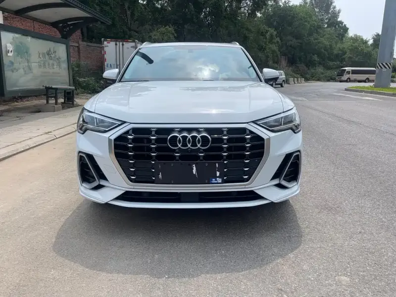 Audi Q3, 2022