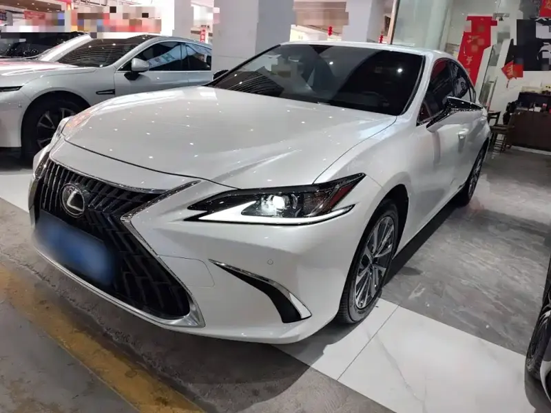 Lexus ES, 2024