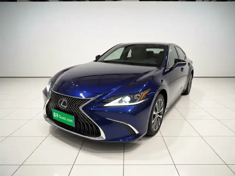 Lexus ES, 2020