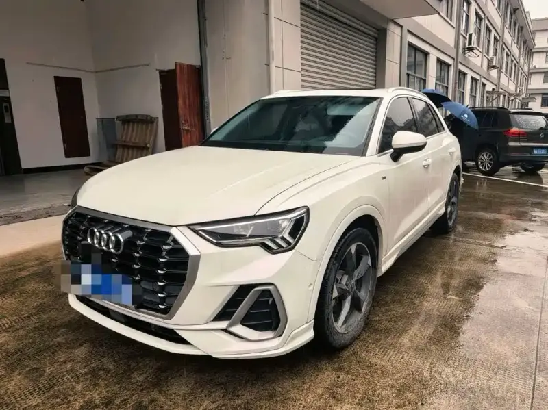 Audi Q3, 2022