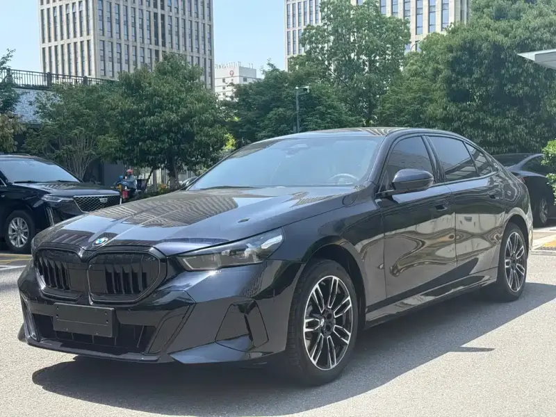 BMW 5 Series, 2025
