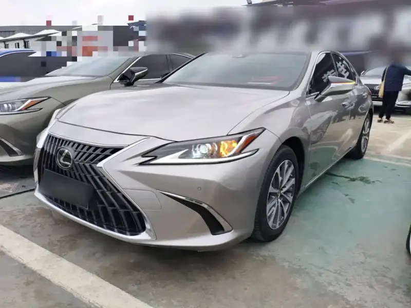 Lexus ES, 2023