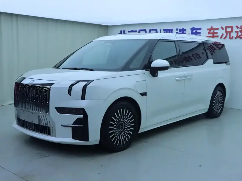 Zeekr 009, 2023